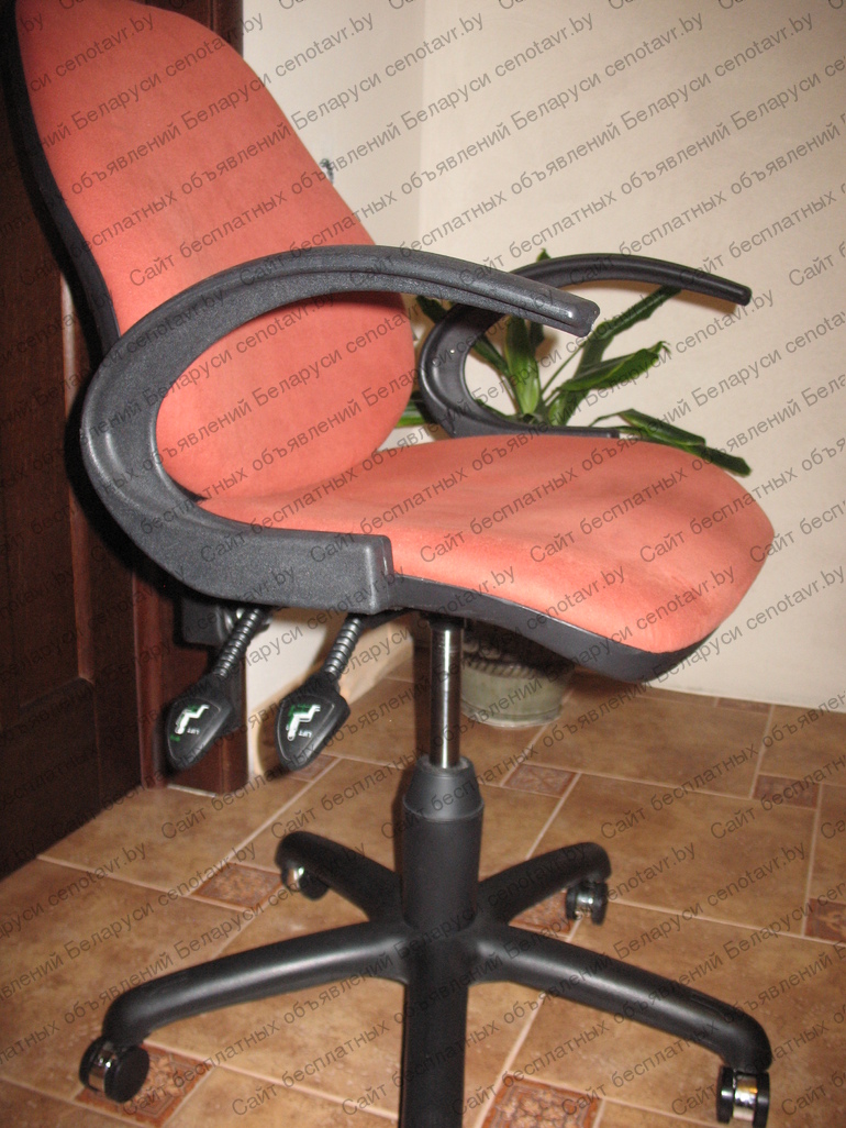 Фото: Продам кресло офисное б/у